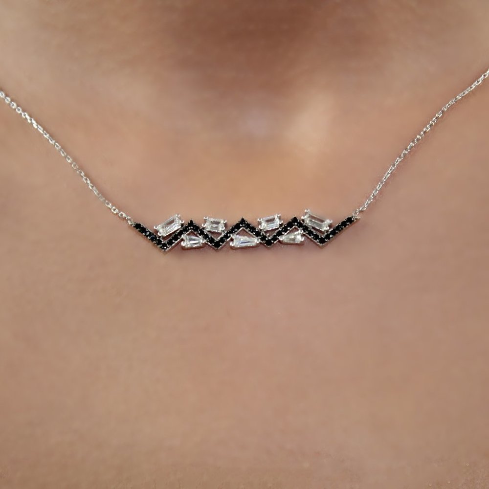 NWT Zig Zag Sterling Silver Necklace